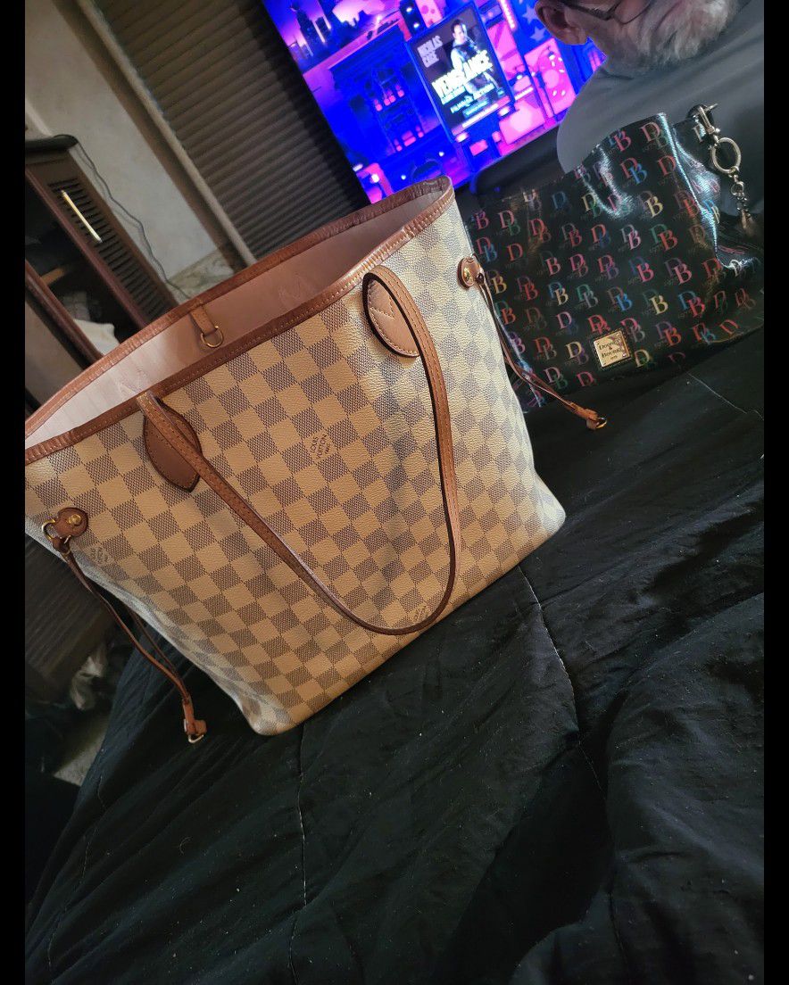 2018 Louis Vuitton Malletiera Paris En 1854 (Hand Bag ) for Sale in  Springfield, OH - OfferUp
