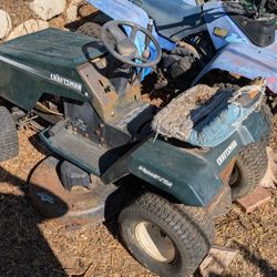 Craftsman Riding Lawnmower
