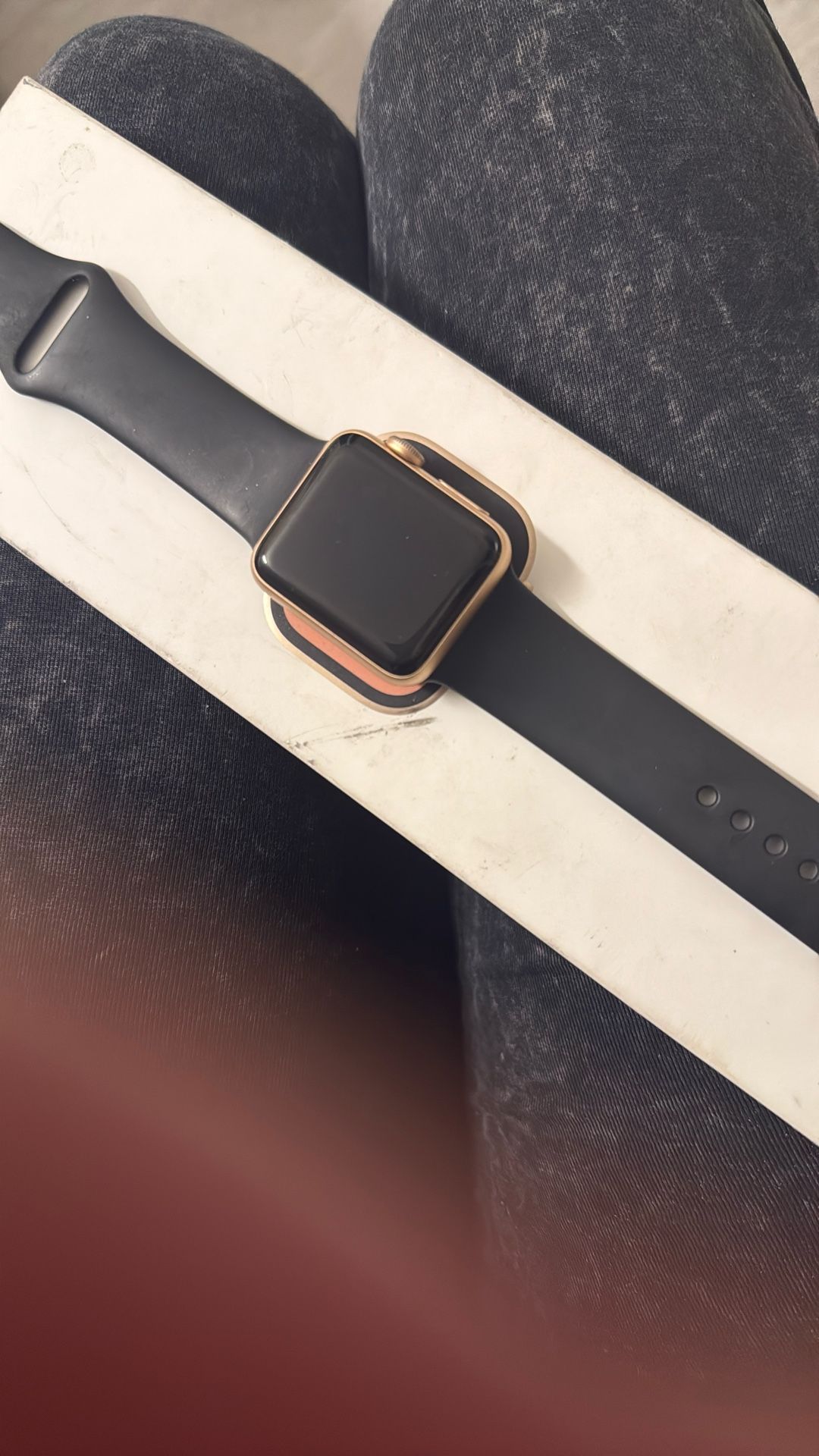 APPLE WATCH SERIES 3 & ORIGINAL CHARGER