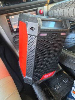 Miuakee m12 radio Bluetooth speaker with battery
