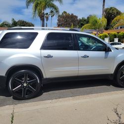 GMC Acadia AWD, Low Miles, Clean Title, Smogged, Registered, 3rd Row Seat, 22"rims, Runs Great 