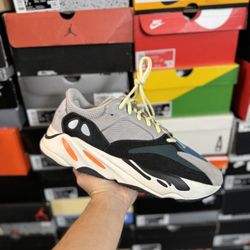 Adidas Yeezy 700 Waverunner size 12.5 VNDS 
