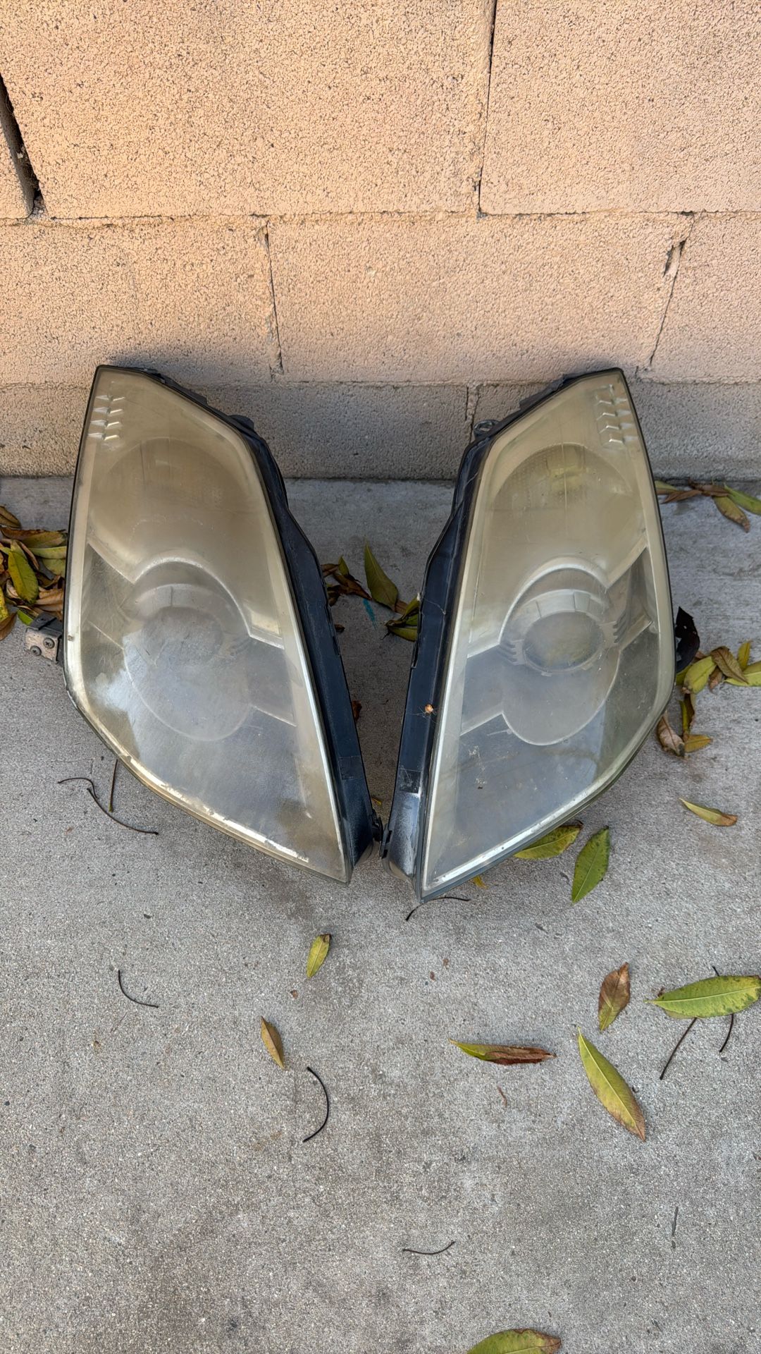 Nissan 350z OEM Headlights Parts