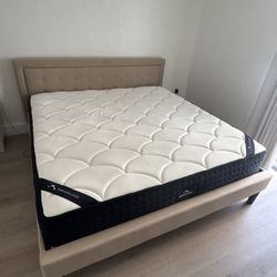 Dreamcloud King Size Mattress and Bed 