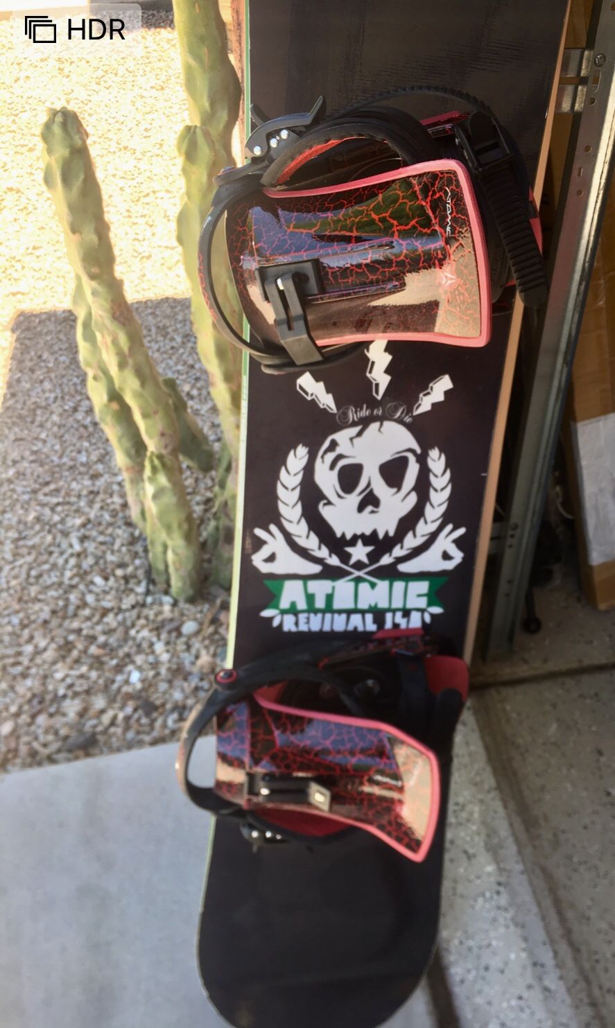 Snowboard Atomic Revival w/ Zombie Bindings