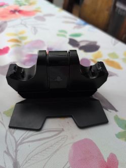 PowerA CPFA141325-02 PlayStation DualShock 4 Controller Charging Station