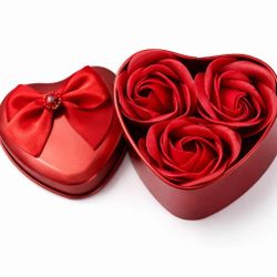 Heart-Shaped Rose Gift Box – Romantic Decoration
