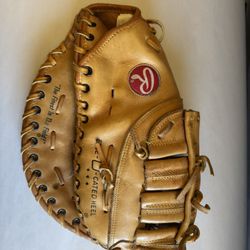 Rawlings RFM9 Mark Of A Pro First Baseman’s  glove
