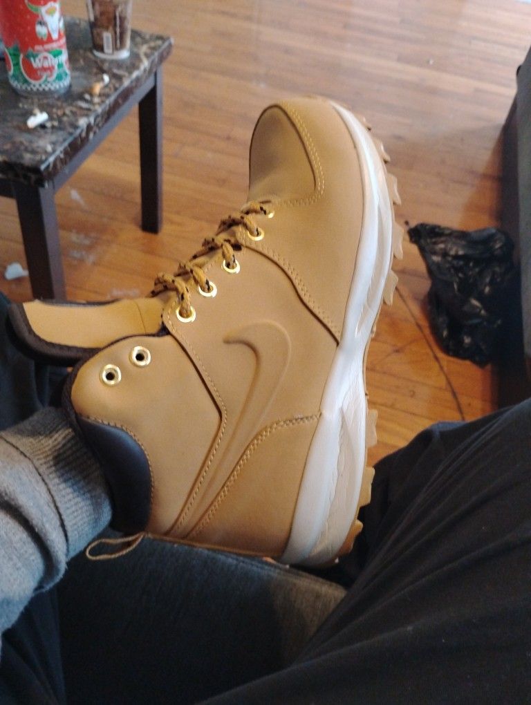 Nike Manoa Boots