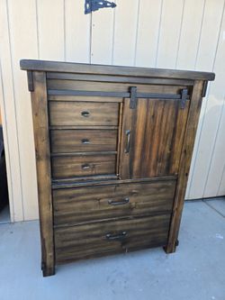 Dresser