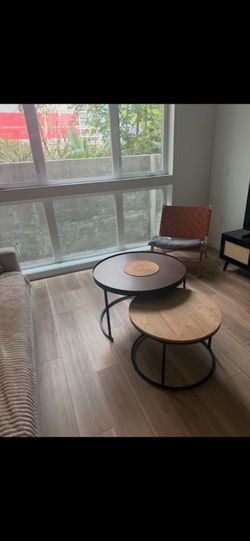 Coffee tables set