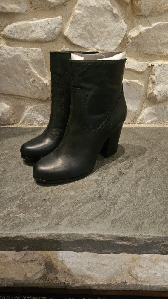 New FRYE LEATHER ANKLE BOOTS 10