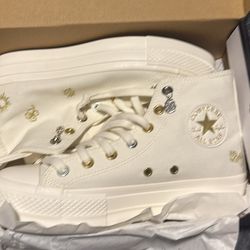 Women’s converse size 8