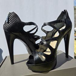 Guess New black leather criss/cross sz 8.5