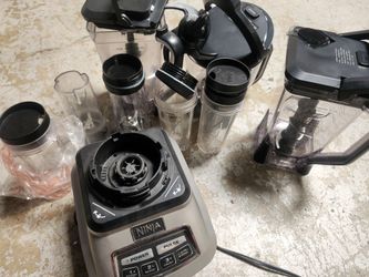 Huge lot Ninja Professional 1500 watts blender chopper