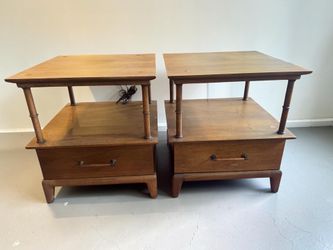 Pair of Vintage Heritage Henredon Walnut Mid Century Nightstands - 21x21x23