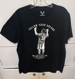 Messi Men’s Size Large Shirt 