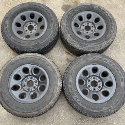 Used STL5223 Chevrolet Avalanche, Silverado, Suburban, Tahoe LT 245/70/R17 Tires and Black Rim Combo