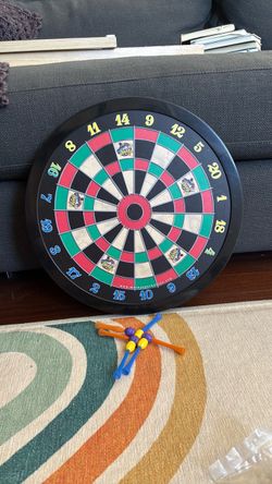 Magnetic dartboard