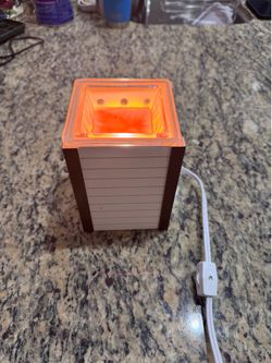 4x4x6 Decorative Electric Wax Warmer Lamp – Wood & White