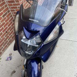 2006 Honda Silver Wing Scooter 