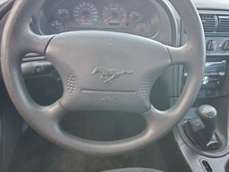 2004 Ford Mustang Thumbnail