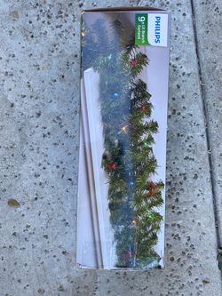 Philips 9 ft Lit Branch Garland