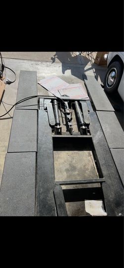 Atlas TD6MR 6,000 1b Portable Mid-Rise Scissor Lift + Race Ramps - $1,600 OBO