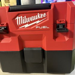 Milwaukee M12 Fuel Wet Dry Vacuum 