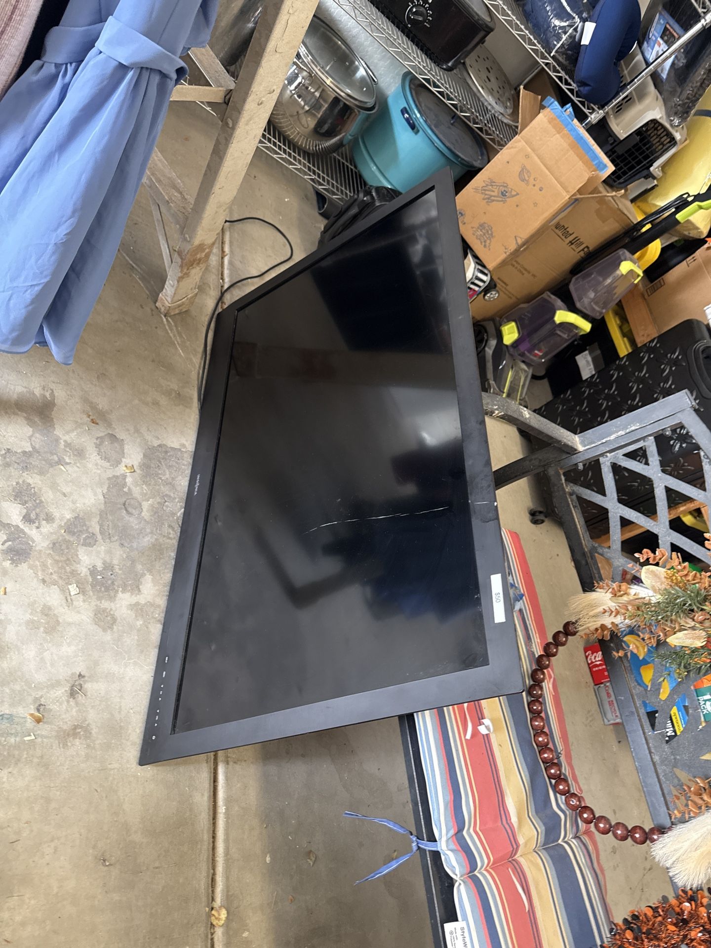 tv With Remote Big Scratch 