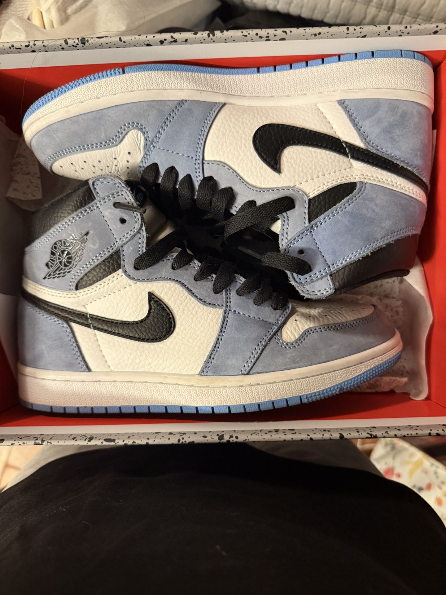 Air Jordan 1 University Blue