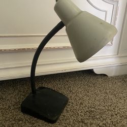 Mid Century Gooseneck Lamp. Vintage And In Working Condition 
