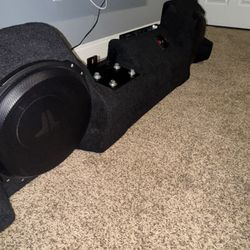 JL Audio Stealthbox – Fiberglass, 2x 12TW3 Subs W/ AMP