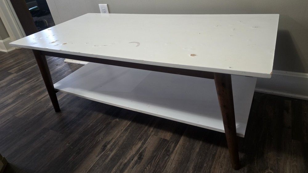 White Coffee Table 47 X 23 X 19