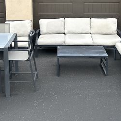 11 piece Aluminum grade patio furniture *FREE DELIVERY* 🚚 