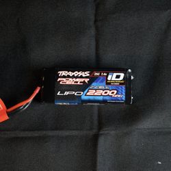 Traxxas 2820X 2S 7.4V 2200mAh LiPo Battery w/ iD Connector : 1/16