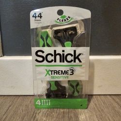 Schick Xtreme3 Sensitive Disposable Razor 4 Pack