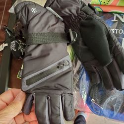 Youth 4/7 Insulated Gloves,  New