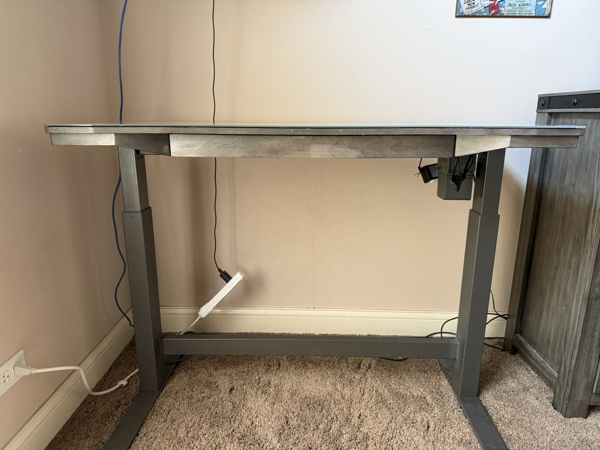 Adjustable Standing Desk With 3 USB Slots