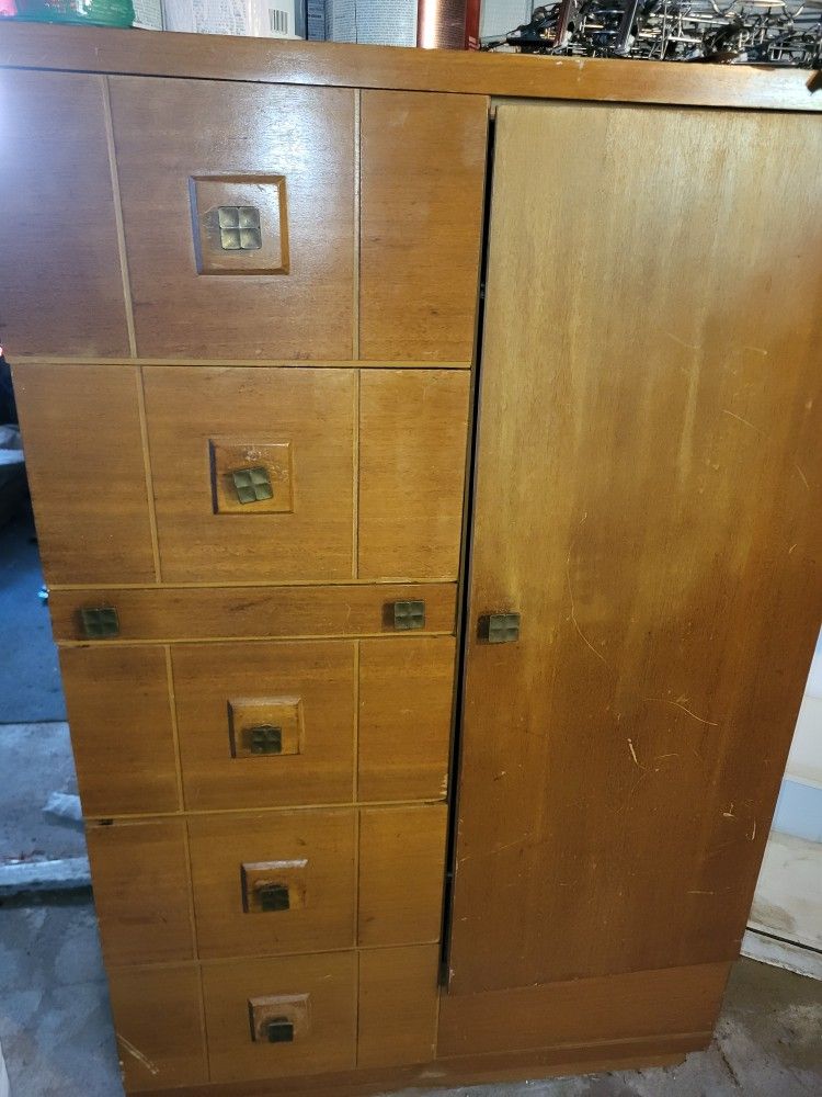 Standing Cedar Chest Wardrobe And Drawers