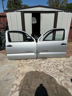 Toyota tacoma.  Doors. Parts