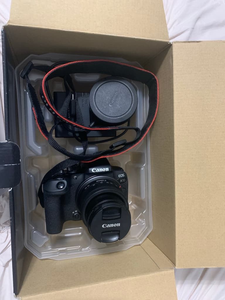 Canon EOS R10 With Canon RF S18-45mm F4.5-6.3 IS STM Lens Black Camera