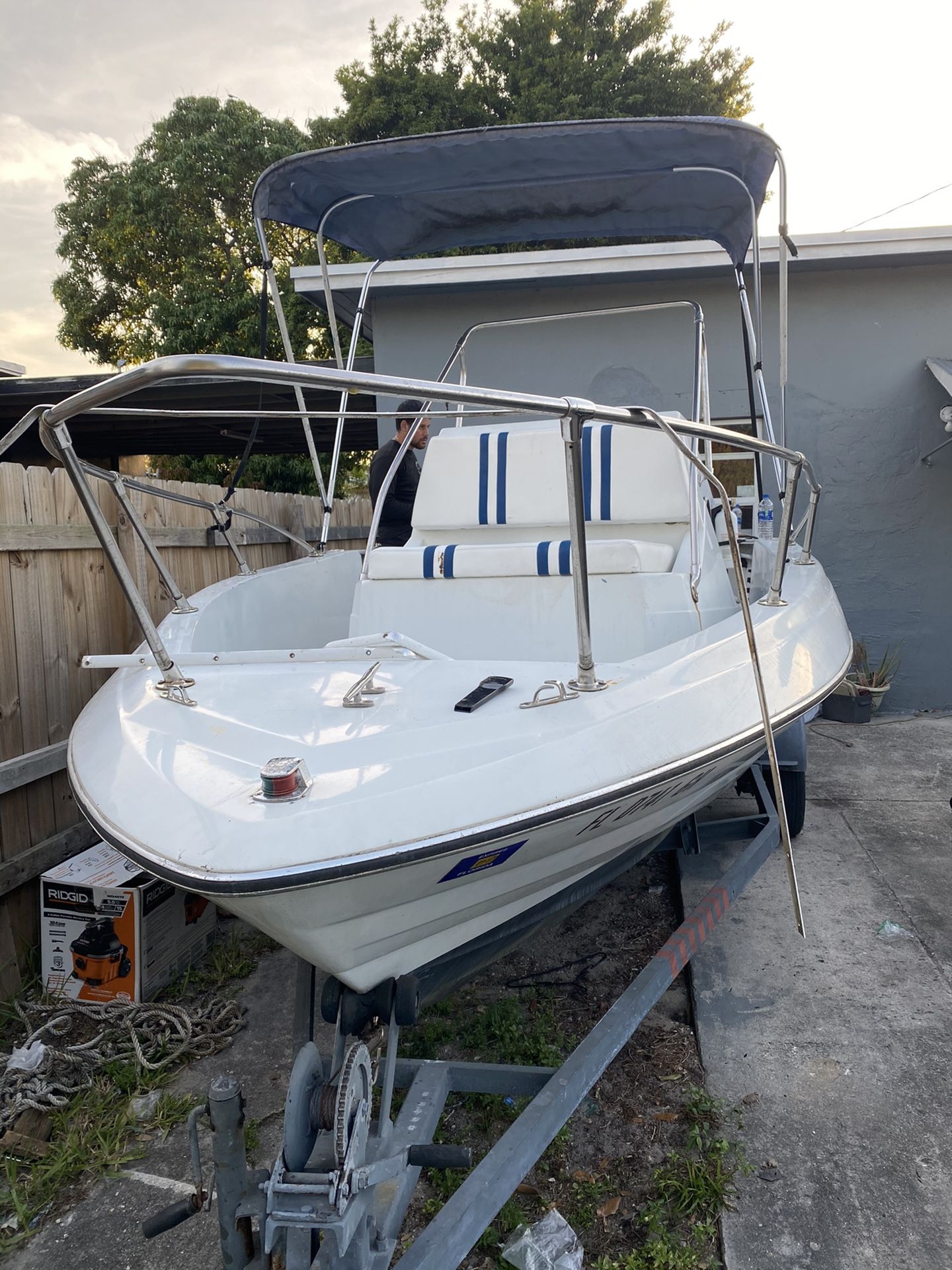 19 foot bayliner