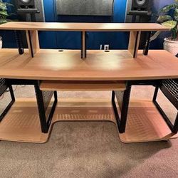 Studio RTA Producer Station – Maple Finish