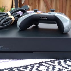 Microsoft Xbox One X - 1TB - Black - Excellent Condition 