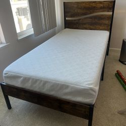 FREE Twin Bed With Bedframe & Headboard 