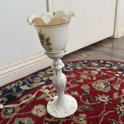 Vintage Floral Design Lamp 