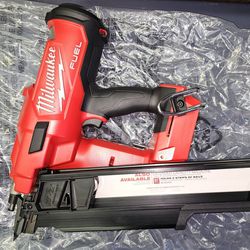 Milwaukee M18 FUEL 18-Volt Lithium-Ion Brushless Cordless 21° Framing Nailer (Tool-Only)