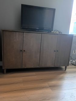 Mueble para televisión $ 70