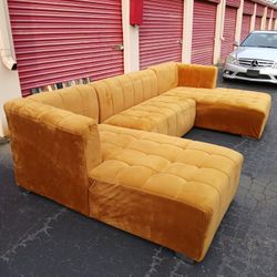 ** ABSOLUTELY BEAUTIFUL MUSTARD GOLD COLORED SECTIONAL
